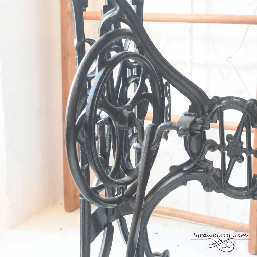 L3103-54 英国アンティーク ミシン台 デスク 勉強机 パソコン台 サイド