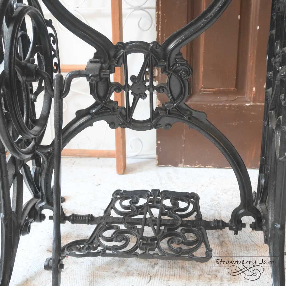 L3103-54 英国アンティーク ミシン台 デスク 勉強机 パソコン台 サイド