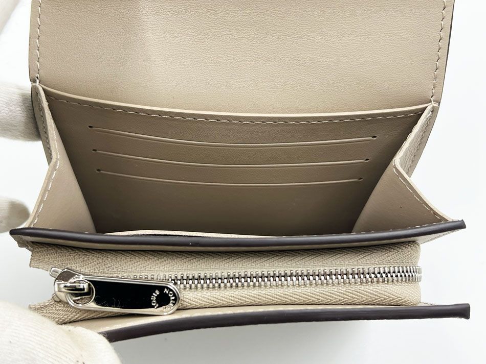 LOUIS VUITTON ルイヴィトン マヒナ ポルトフォイユ イリス コンパクト