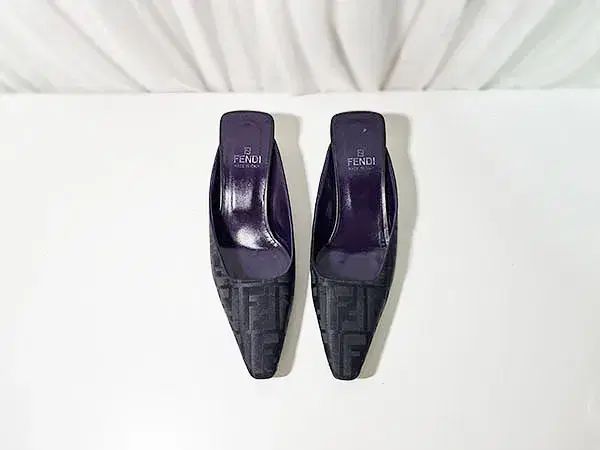 フェンディ ミュール 230 ショップ 235 FENDIミュールサンダル