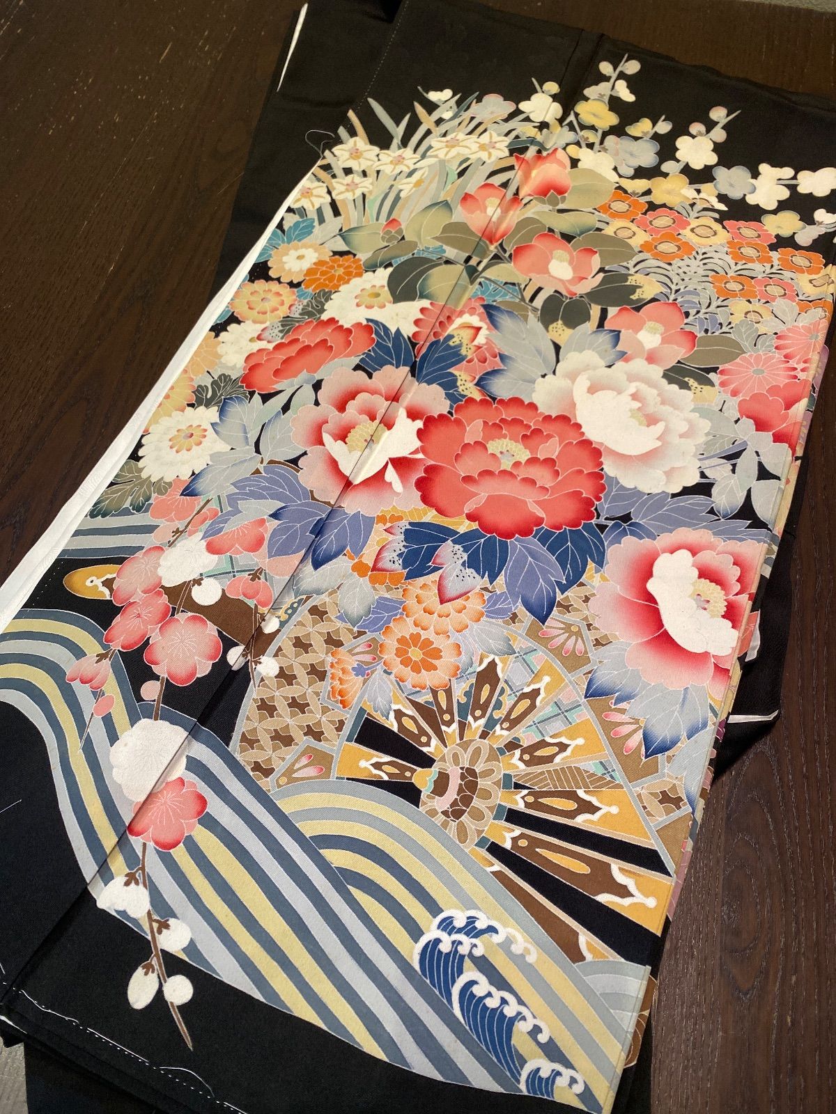 まとめ売り】正絹留袖5枚 リメイク素材 ハンドメイド向け - メルカリ