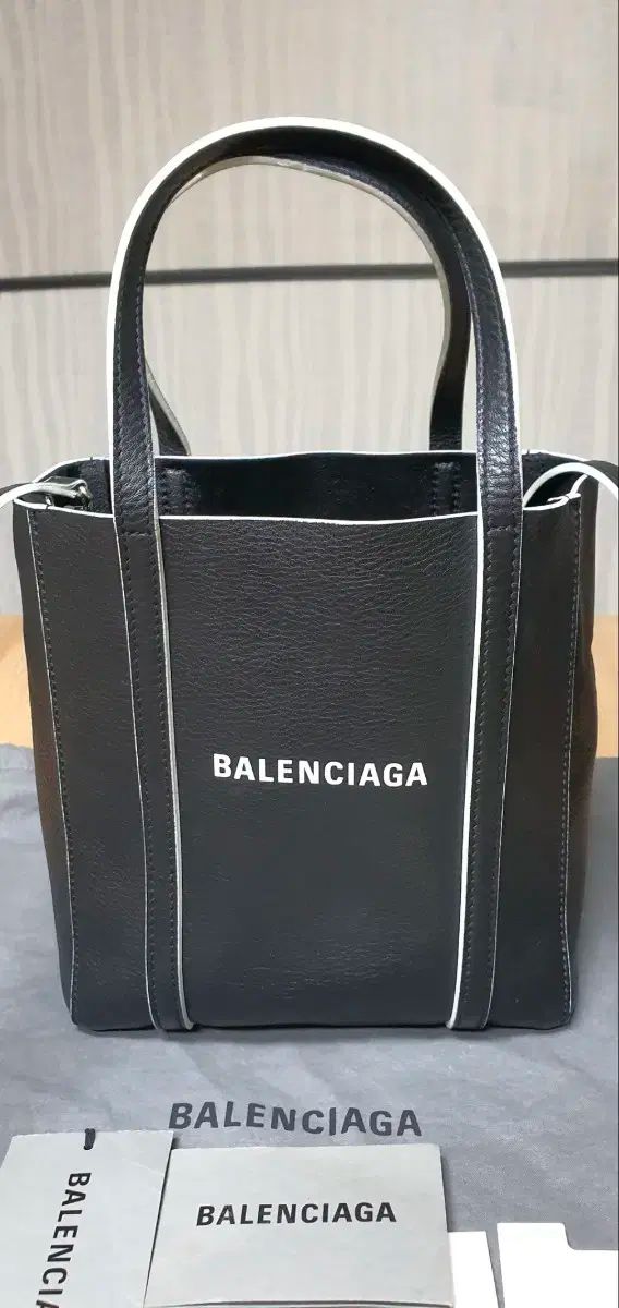 【美品✨】バレンシアガ エブリデイ トートバッグ XXS ショッピングバッグ 黒 ☆BALENCIAGA☆関税込♪NEW♪EVERYDAY XXS トートバッグ (BALENCIAGA