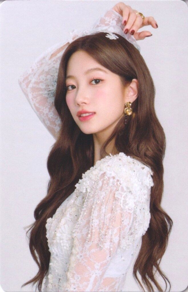 LE SSERAFIM Official Merch KAZUHA 2025 EASY CRAZY HOT ENCORE IN