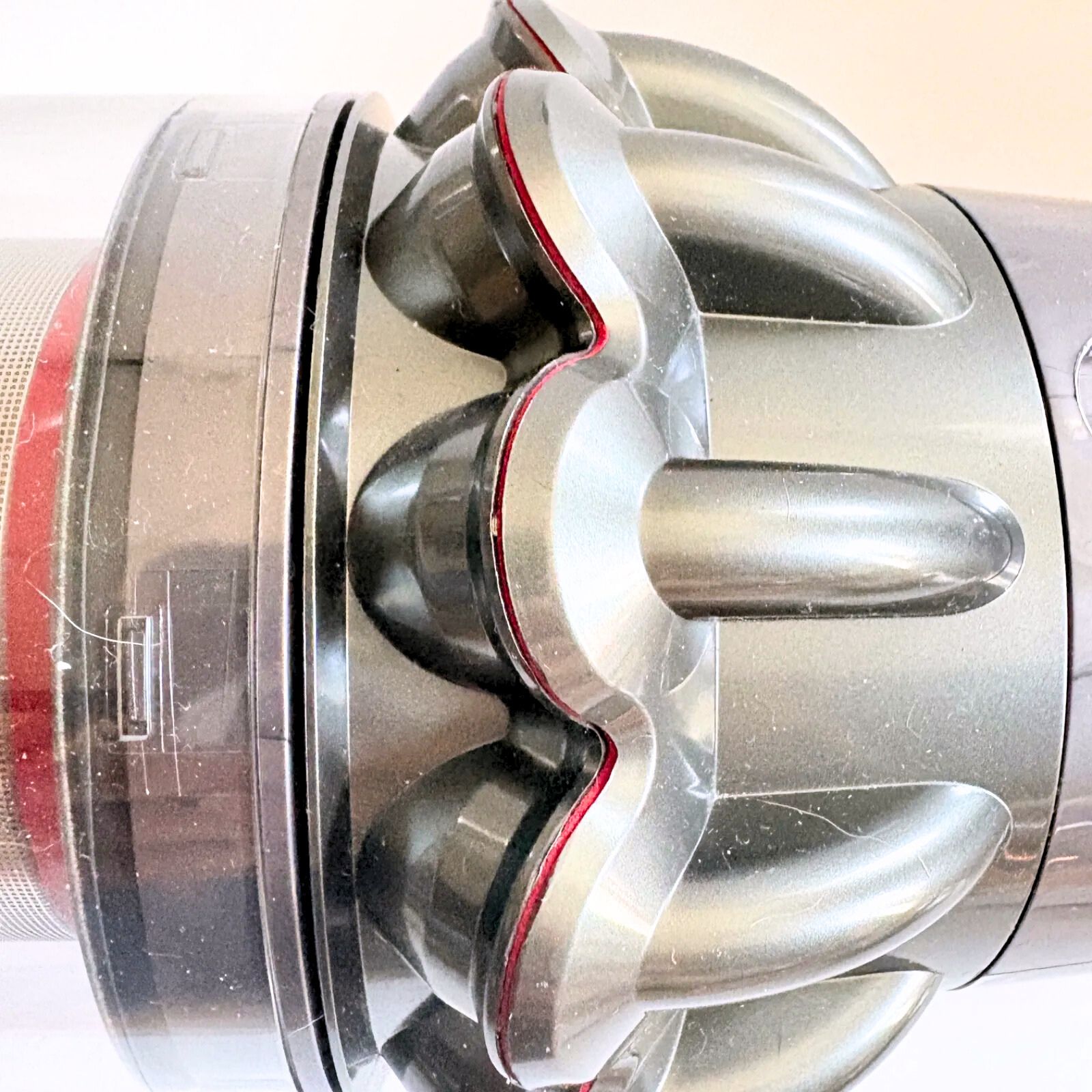 動作確認・分解清掃済】Dyson V10 本体のみ（アメリカ版）55分稼働確認済み