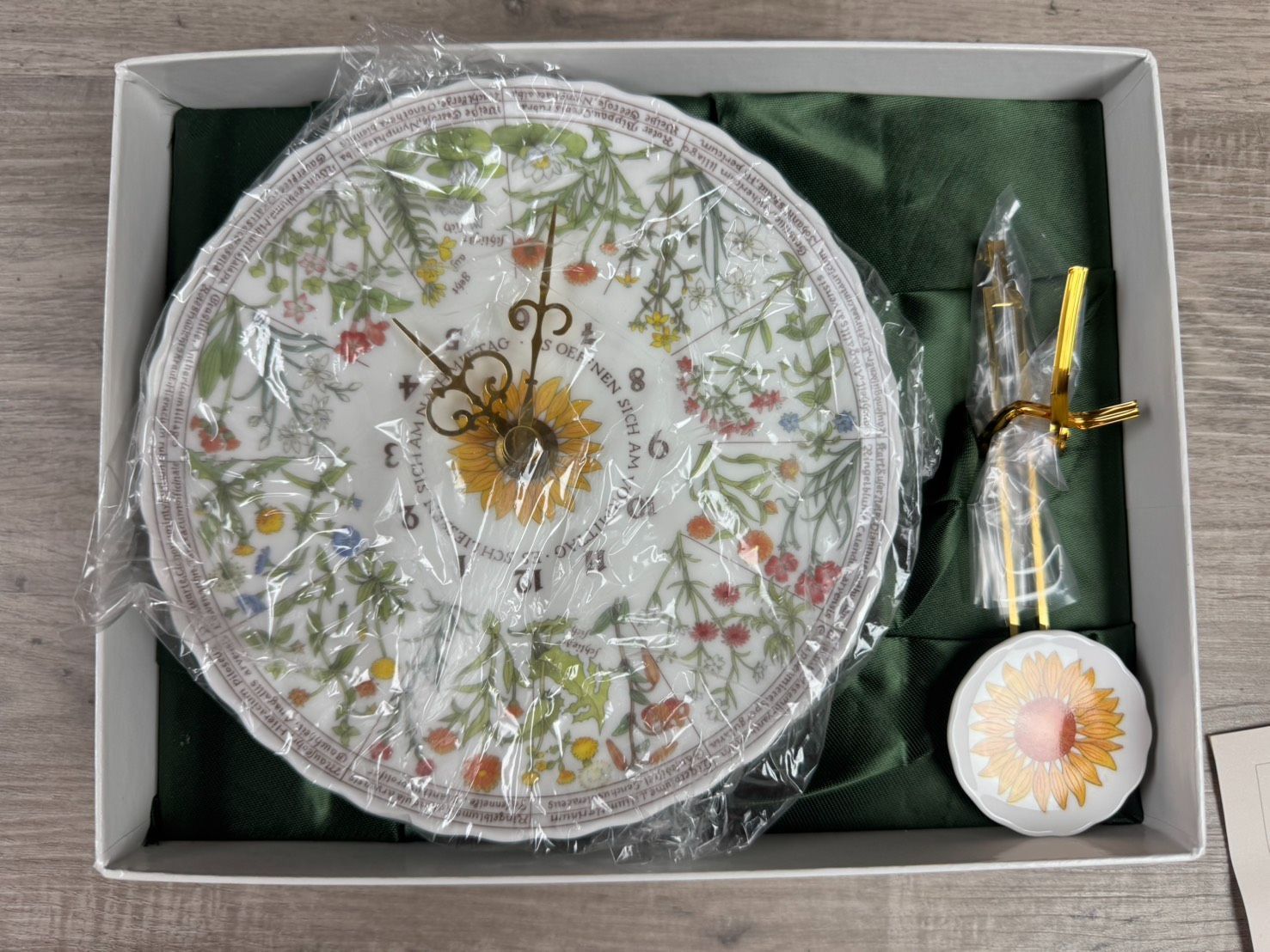 Noritake ノリタケ 掛時計 フォン・リンネ・コレクション 花時計 動作