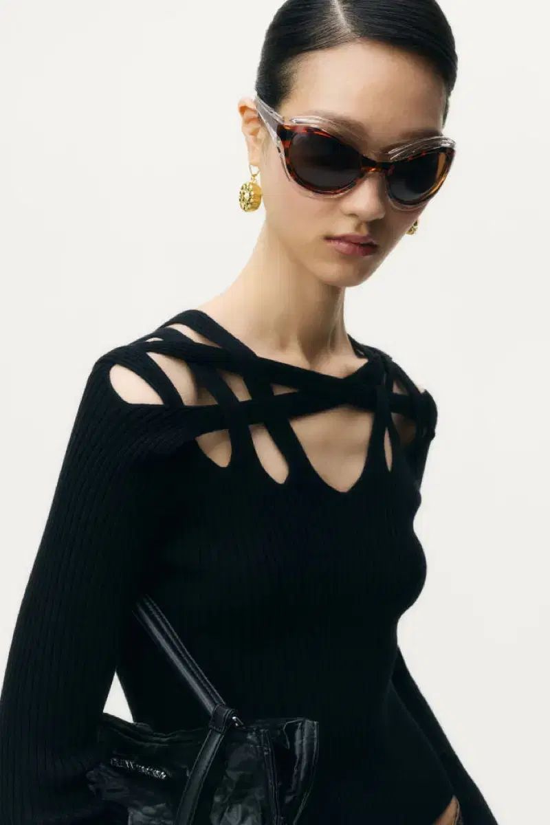 【値下げ】 グレンマーティンス　 カットアウトリブニットトップス【Ｓ】 グレンマーティンズ カットアウト ニット トップス xs - メルカリ