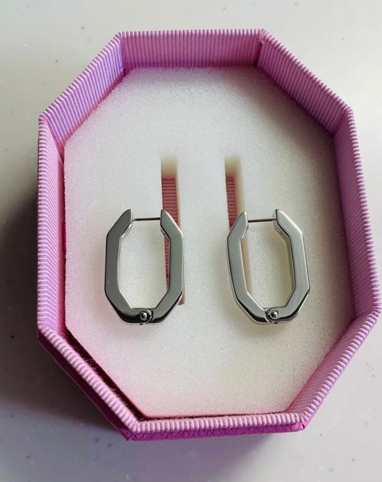 スワロフスキー Swarovski Dexteraフープピアスオクタゴンシェイプ