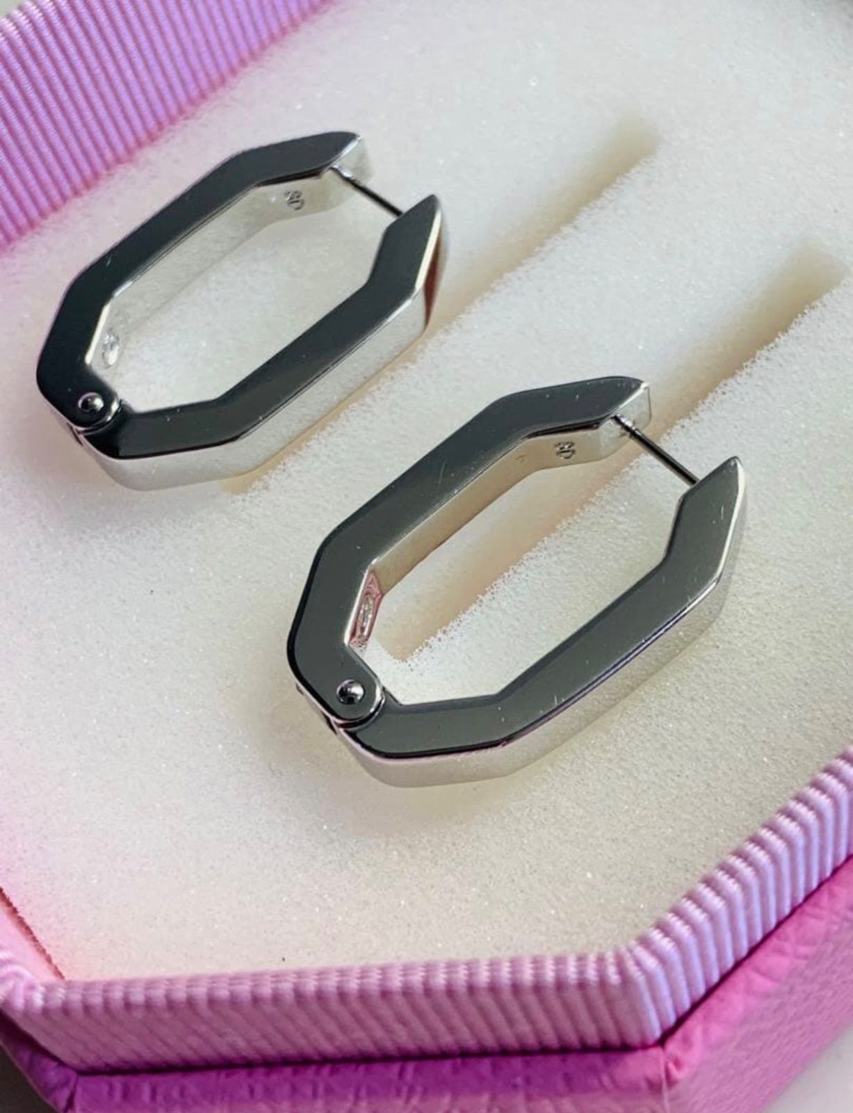 スワロフスキー Swarovski Dexteraフープピアスオクタゴンシェイプ