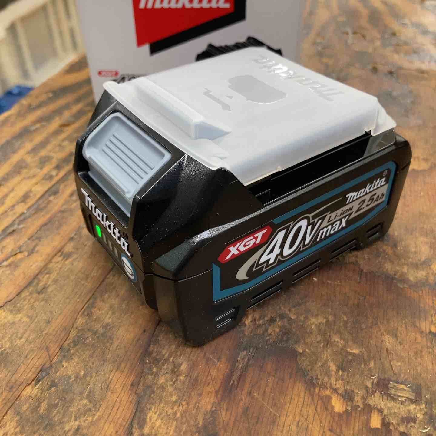 マキタ 電動工具 充電式 バッテリー40vMAX 25AH 2個、急速充電器