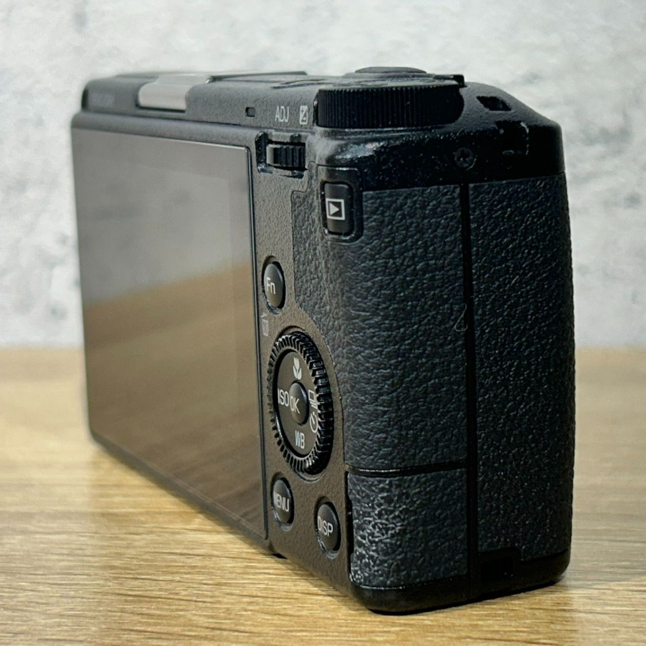 美品 RICOH GRⅢ コンパクトデジタルカメラ - メルカリ