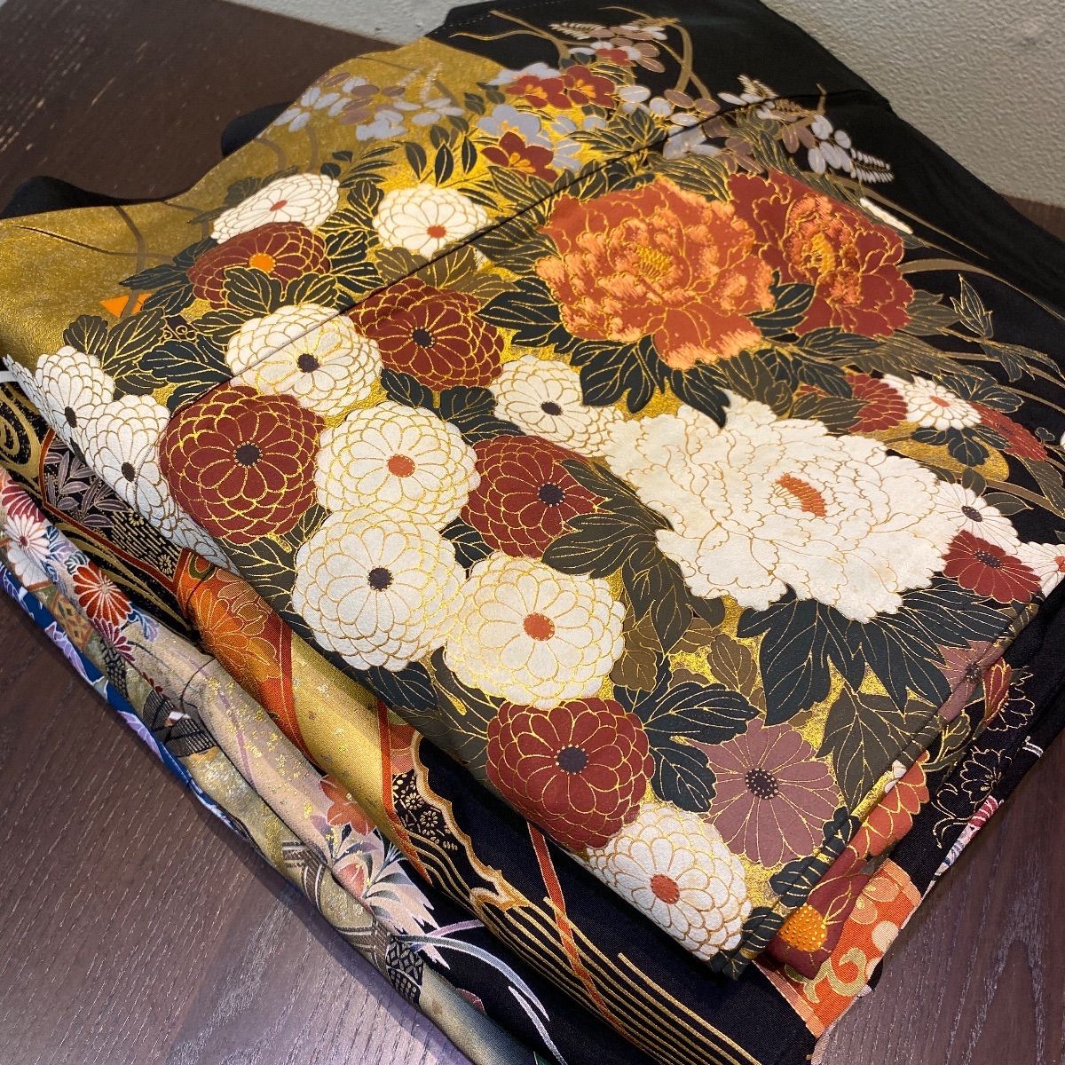 まとめ売り】正絹留袖5枚 リメイク素材 ハンドメイド向け - メルカリ