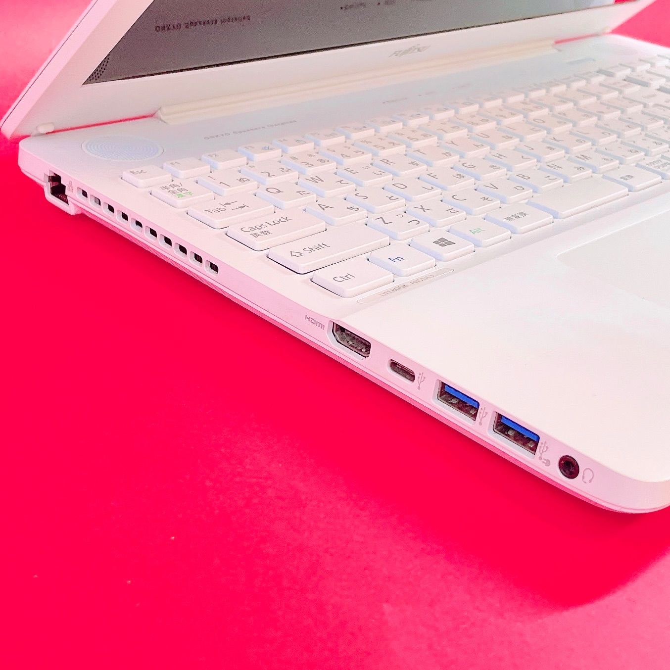 バッテリー良好❣️Corei7✨️可愛い白ノートパソコン✨️Windows11