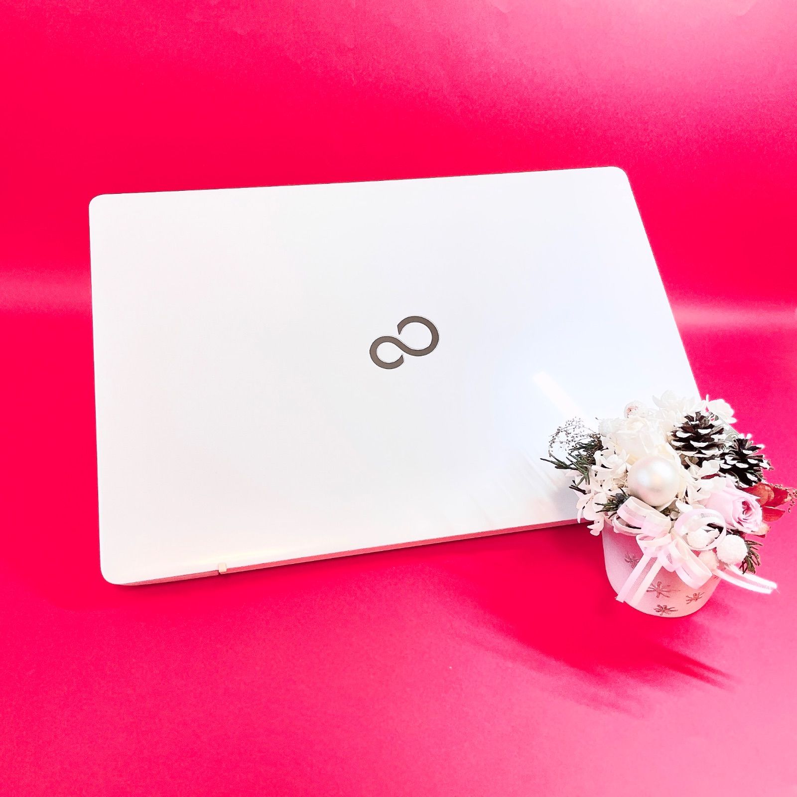 バッテリー良好❣️Corei7✨️可愛い白ノートパソコン✨️Windows11