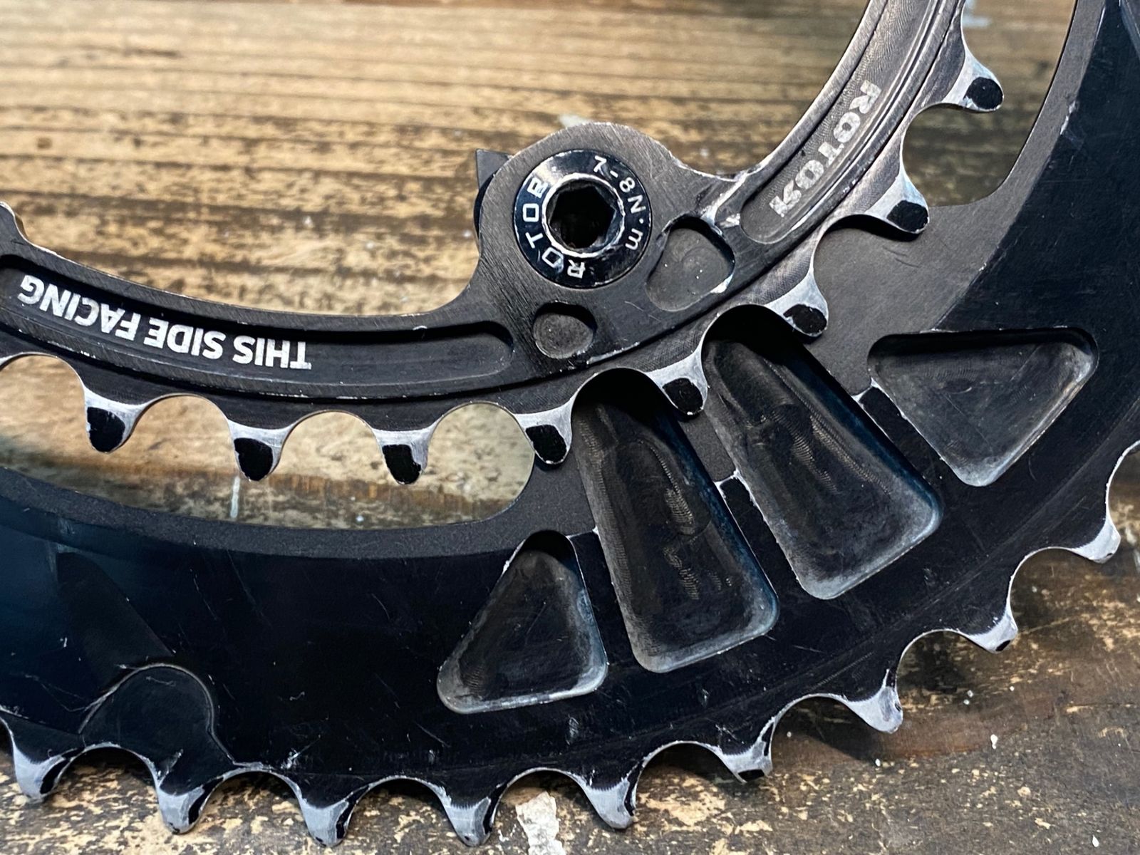 JG588 ローター ROTOR Q-RINGS 50/34T 楕円チェーンリング BCD110