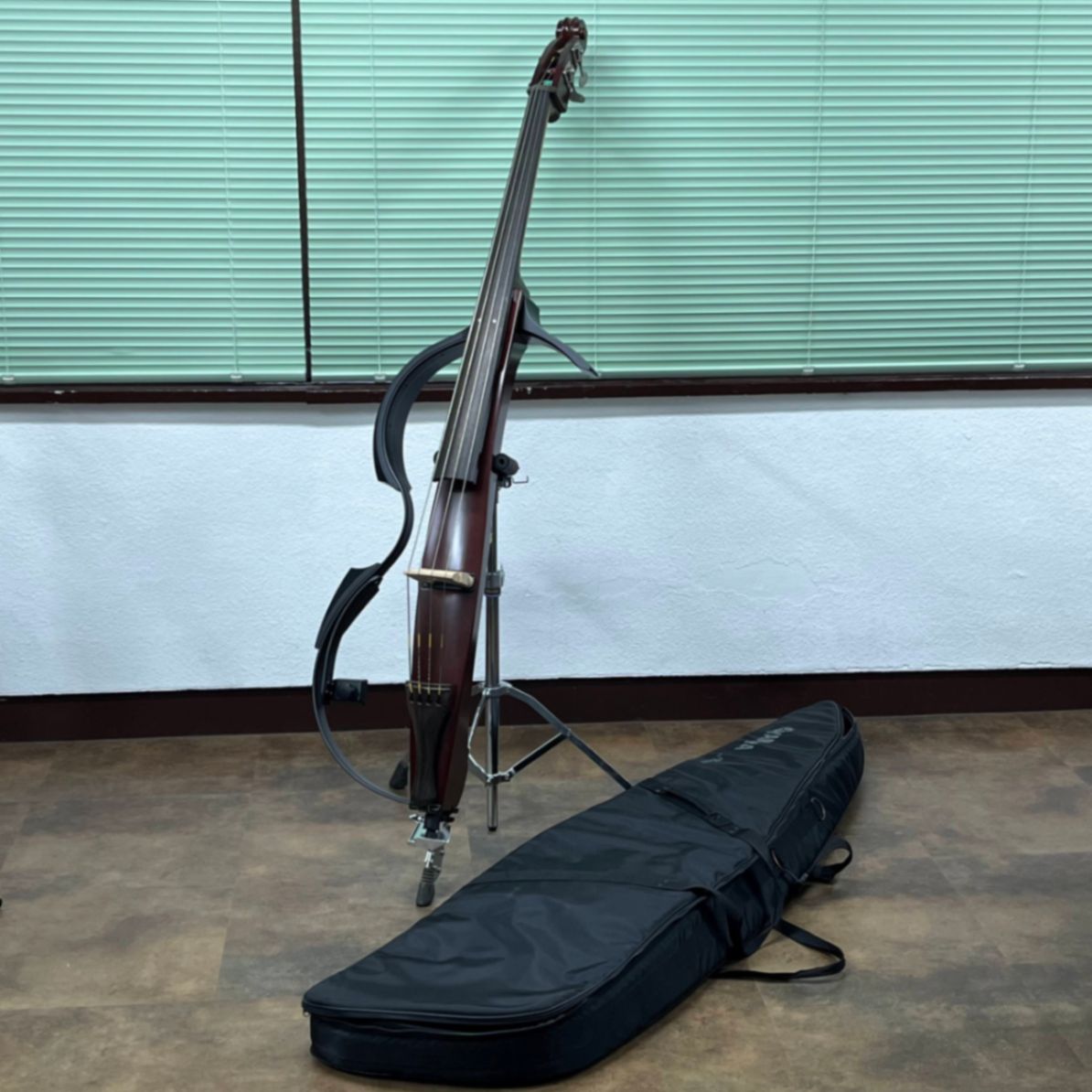 YAMAHA SLB-100 サイレントウッドベース 電子楽器【5417】 スタンドは