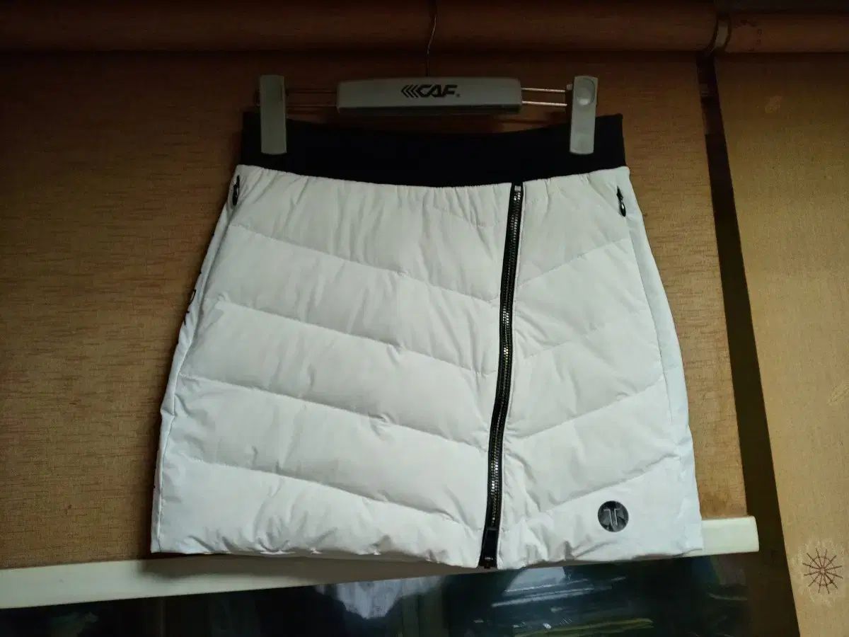 新品❤️マークアンドロナ❤️レディースダウンスカート 正規品MARK & LONA マークアンドロナ グースダウン ダウンジャケット