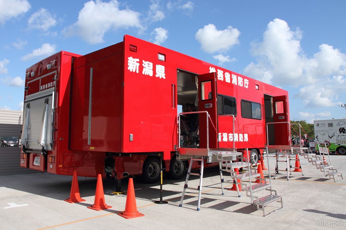 ACTCAR アクトカー 新潟県消防局 拠点機能形成車 ACT0004C 1/64 ダイ