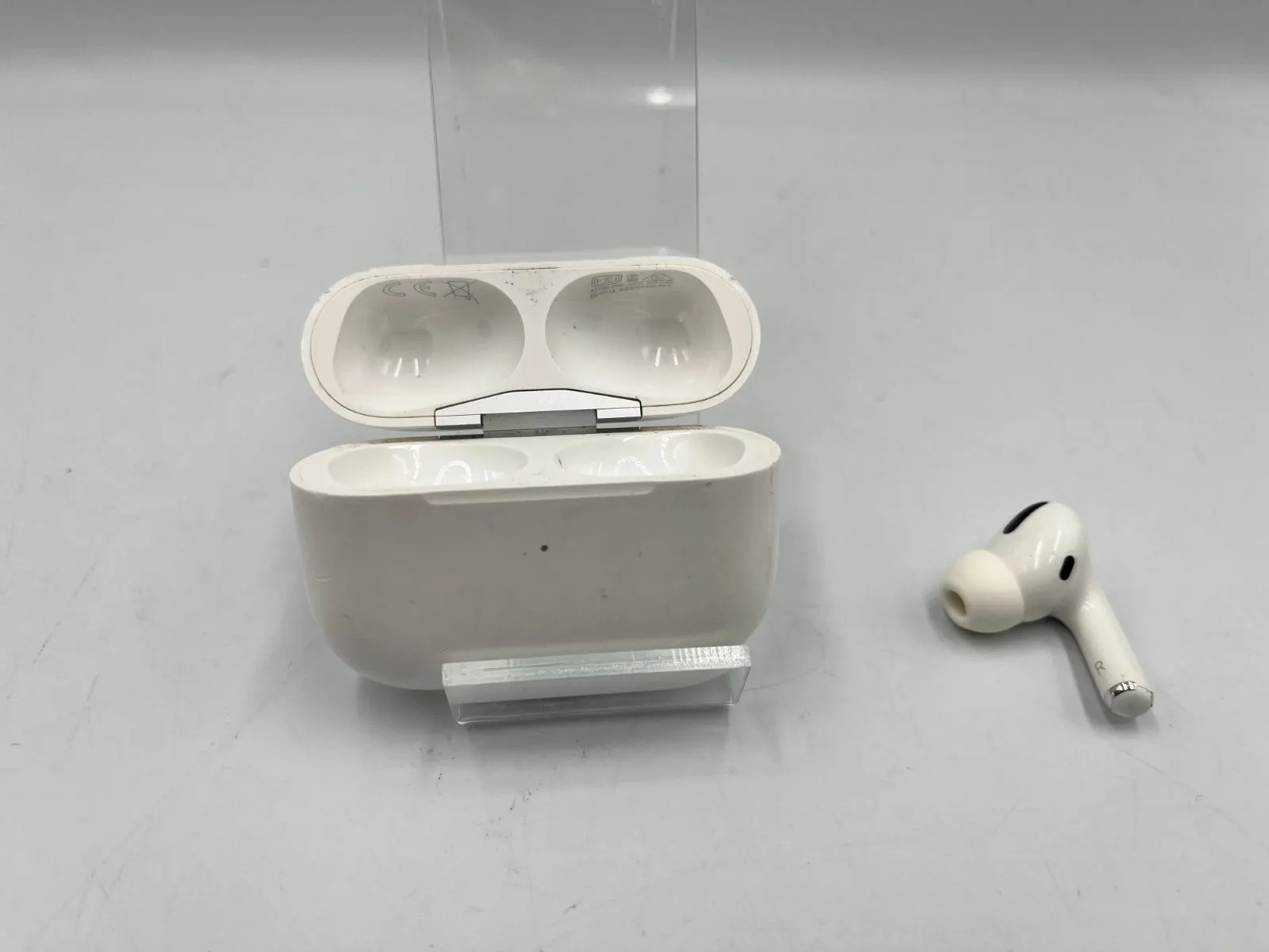 オーディオ機器 ☆右耳のみ ケースセット☆Apple AirPods エアーポッズ