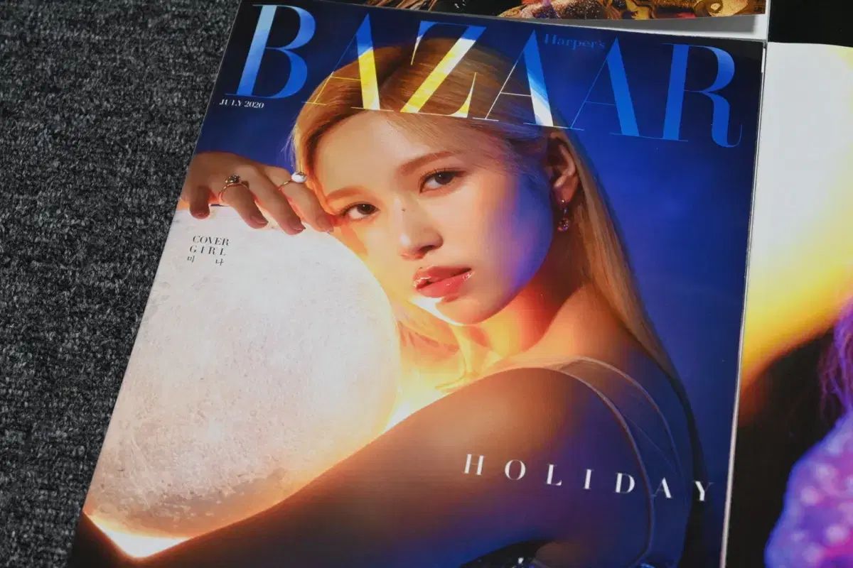 韓国国内/日本雑誌) Harper's BAZAAR 2020 7 TWICE（トゥワイス