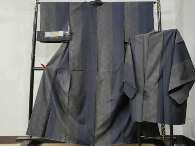 平和屋着物●男性　本場大島紬　格子柄　久野織物謹製　証紙付き　正絹　逸品　未使用　CAAZ2531ut 平和屋着物○男性 本場大島紬 格子柄 久野織物謹製 証紙付き 正絹 逸品