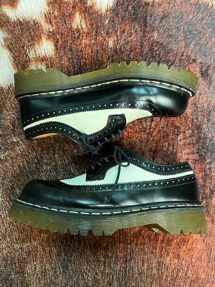 Dr.Martens ドクターマーチン 10458 ウィングチップ　UK8 ドクターマーチン ウィングチップ UK8 Dr.Martens ドクターマーチン