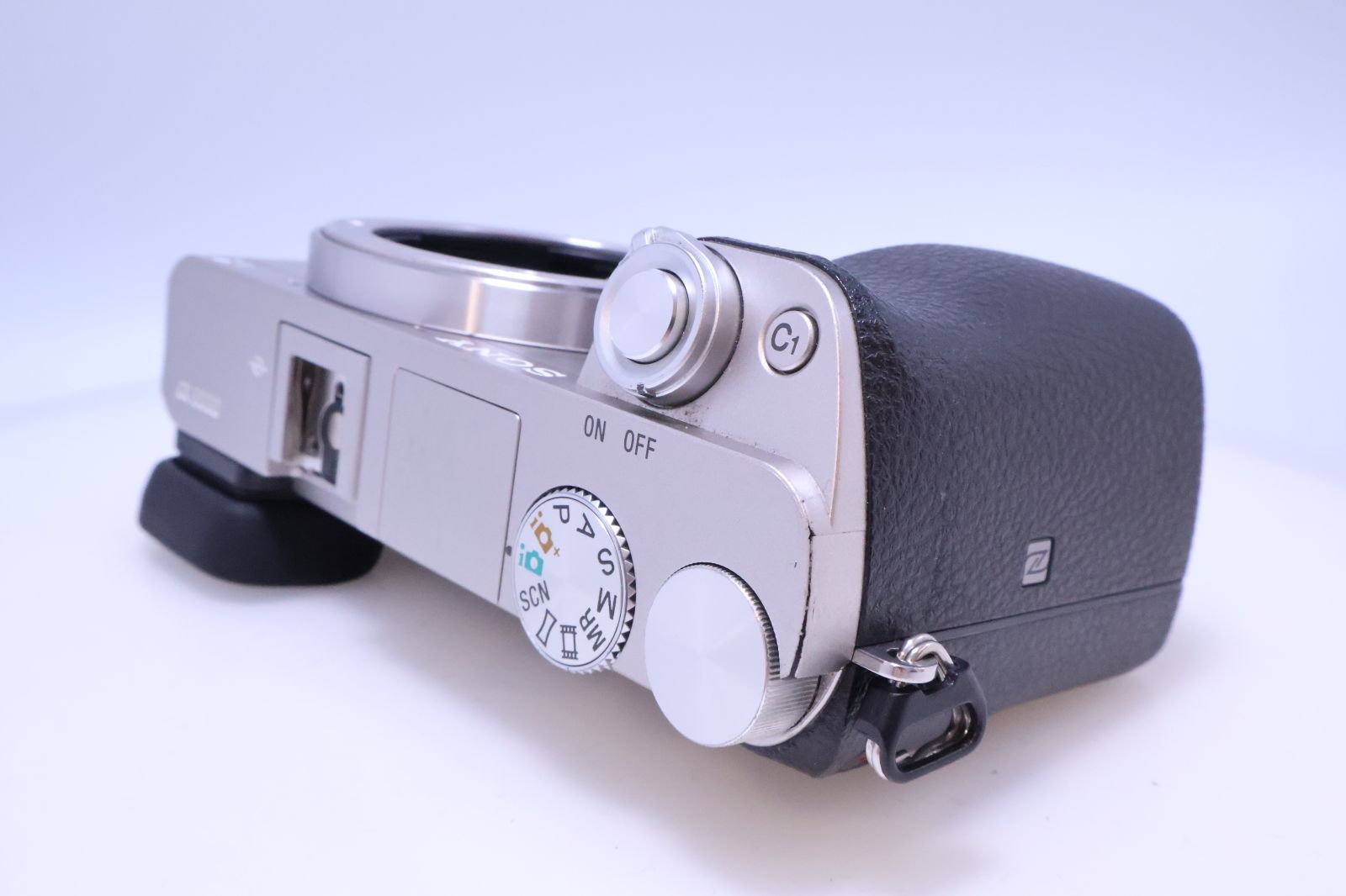 美品】SONY α6000 ボディ シルバー ILCE-6000 S ミラーレス一眼 - メルカリ