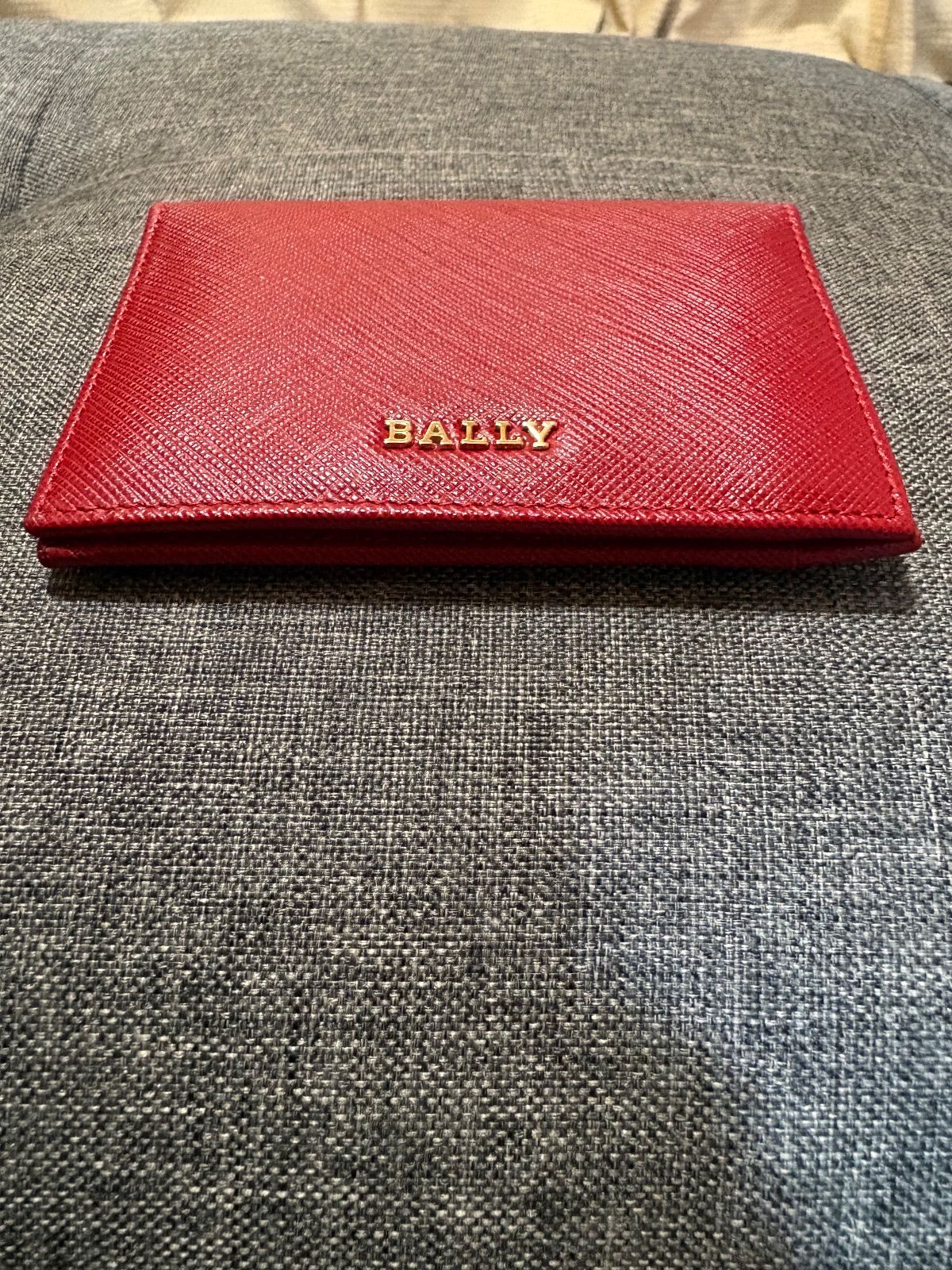 BALLY【バリー】名刺入れ 新品未使用 箱付き レザー 美品】BALLY バリー レザー カードケース パスケース 名刺入れ レッド