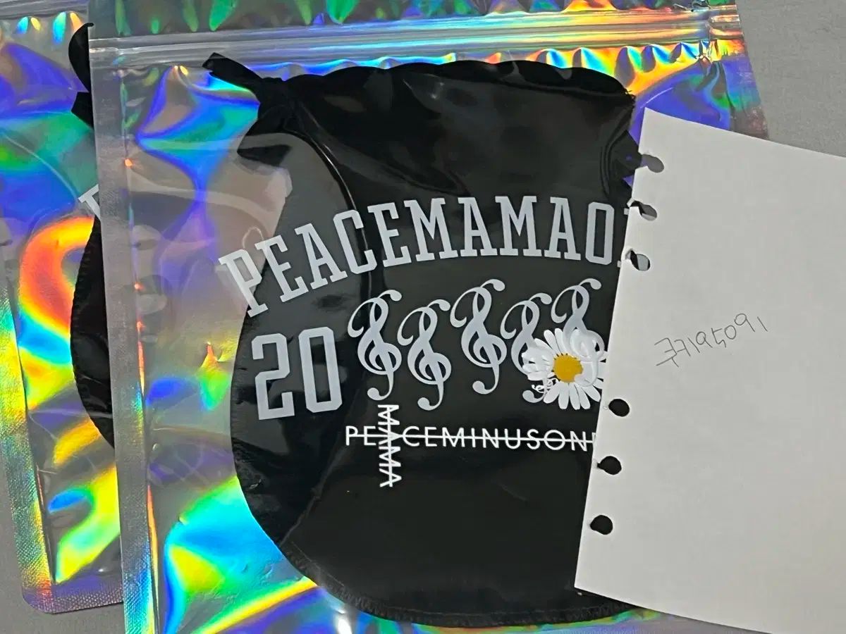 PEACEMINUSONE 2025 MAMA 韓国限定 ジヨン バッジ セット