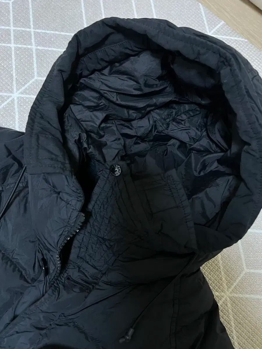 Stone  ブラック ダウンジャケット STONE ISLAND - 【ラスト1点】41419 NYLON METAL IN ECONYL® / ダウン