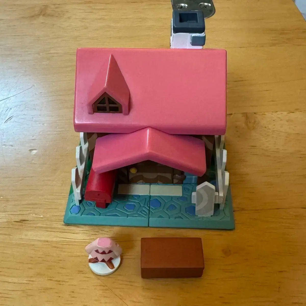 どうぶつの森　フィギュアセット ピンクと赤 Amazon | amiibo リサ (どうぶつの森シリーズ) | アクセサリキット