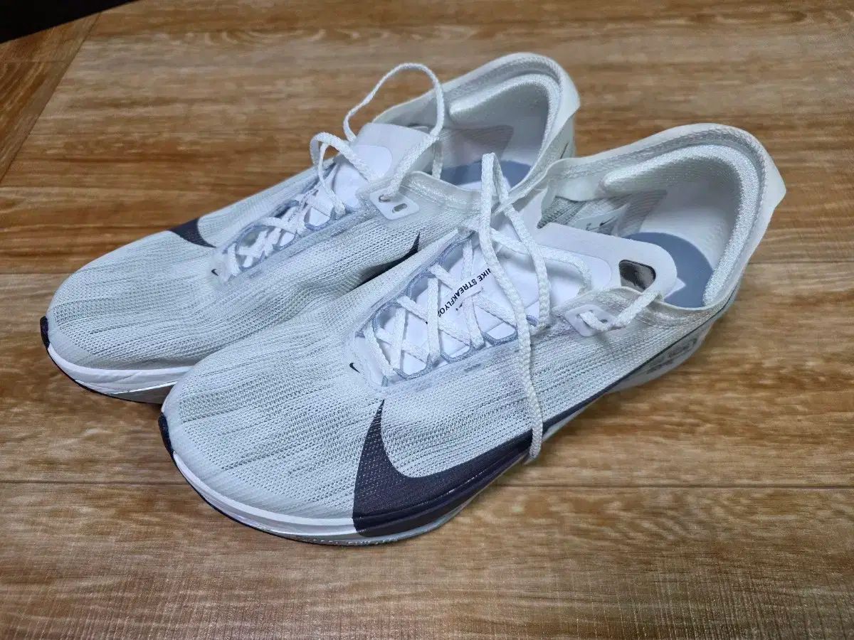 ナイキ ズームX ストリークフライ2 白 オブシディアン ミスト 270 安い