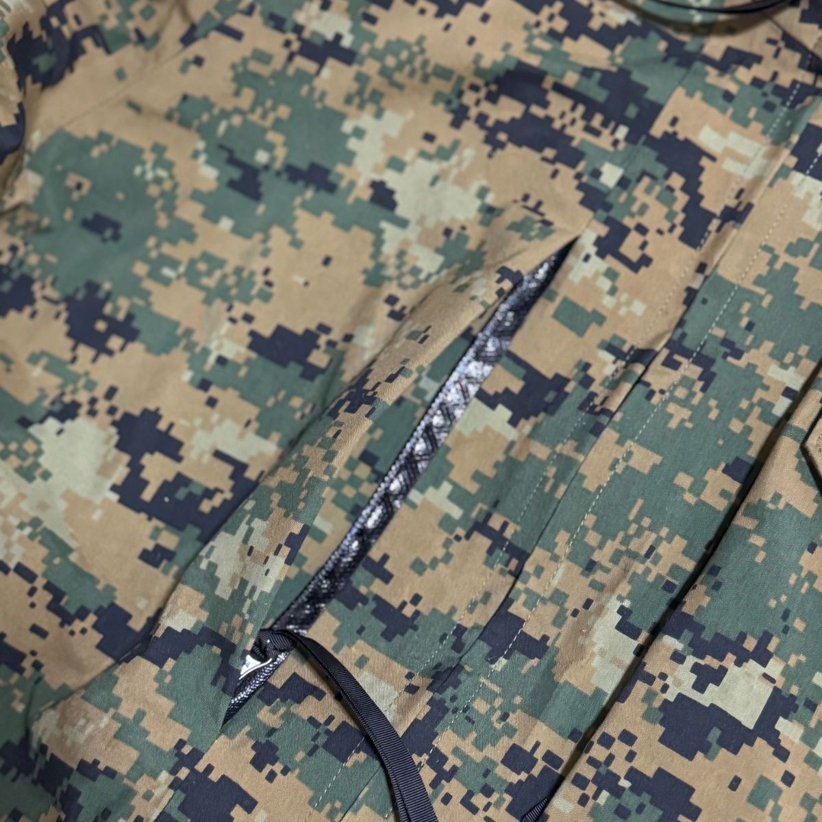 実物放出品】USMC MARPAT デジタル迷彩 GORE-TEX パーカー ミリタリー 