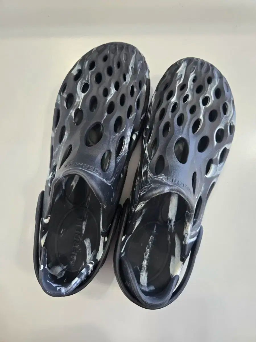 メレル ハイドロ モック ブラック MARVEL 270 275