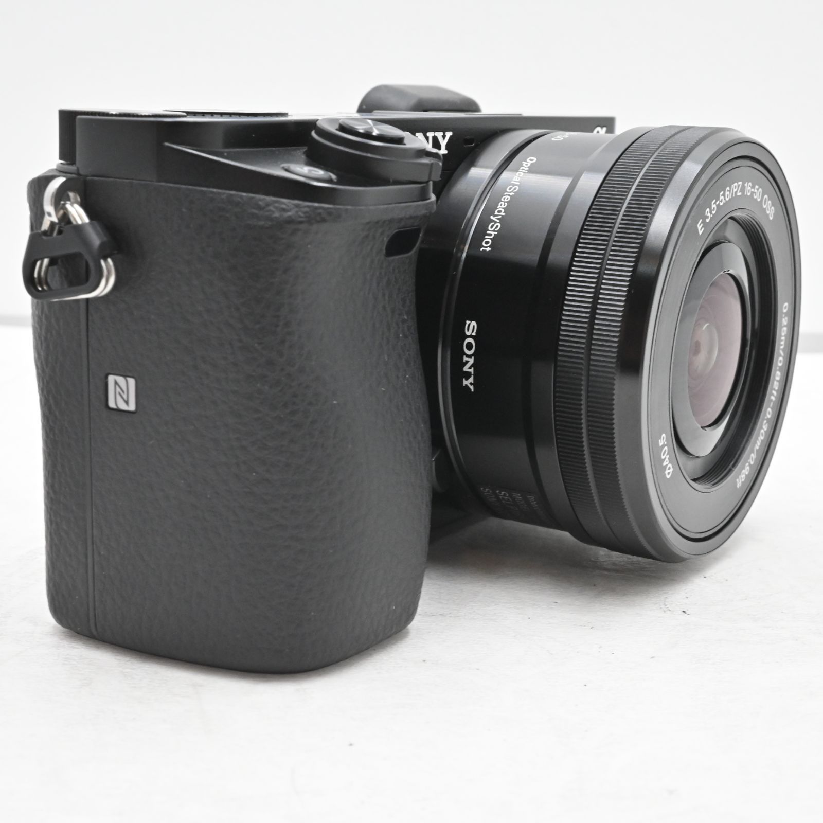 SONY α6000 ミラーレス一眼カメラ　シャッター数967回 SONY α6000 ミラーレス一眼カメラ シャッター数967回 カメラ