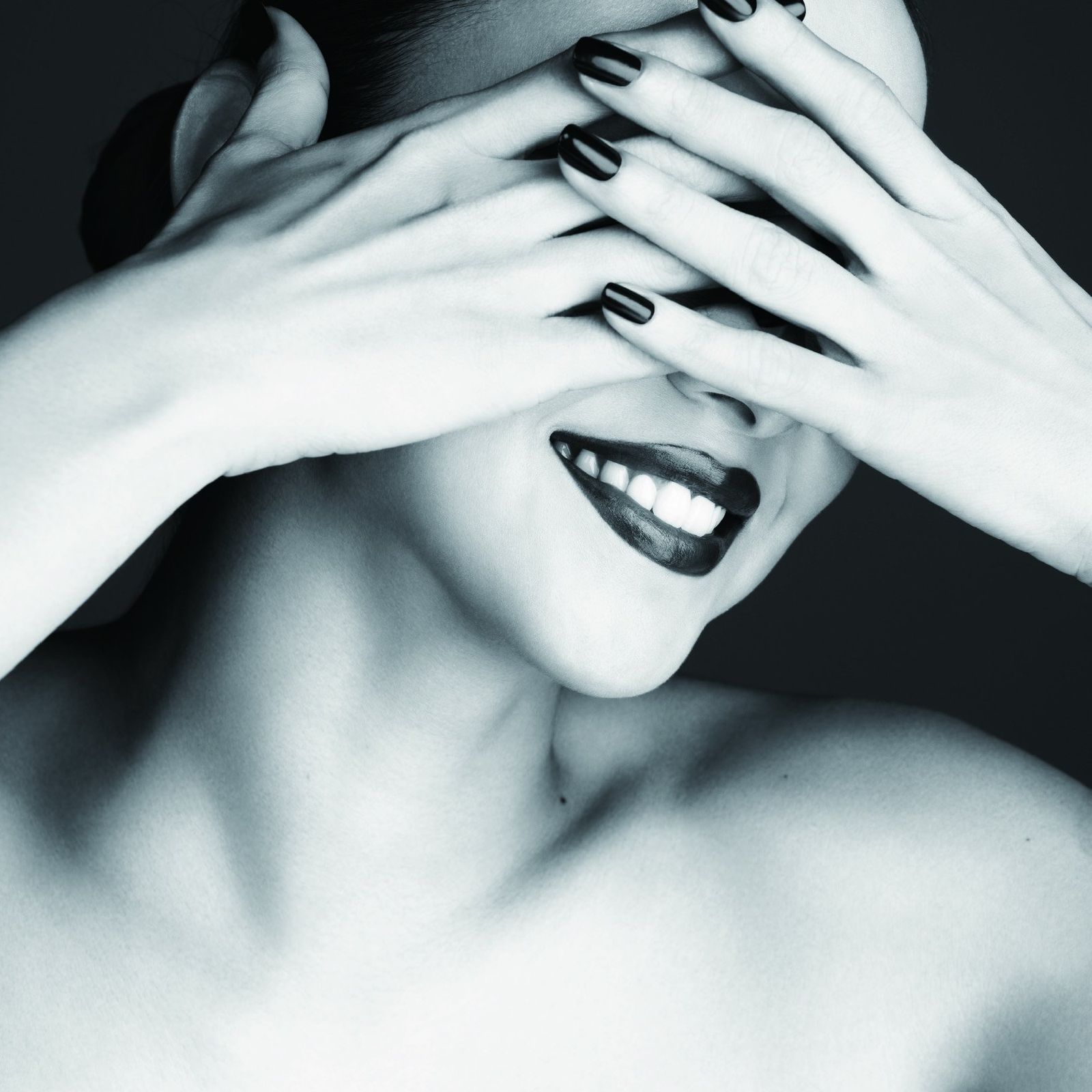 FEEL - 安室奈美恵 (特典ポスター無)(中古品) - メルカリ