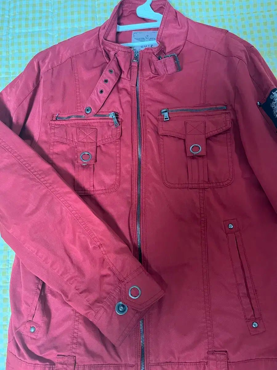 U G I Z レッド ウォーク ジャケット 95サイズ