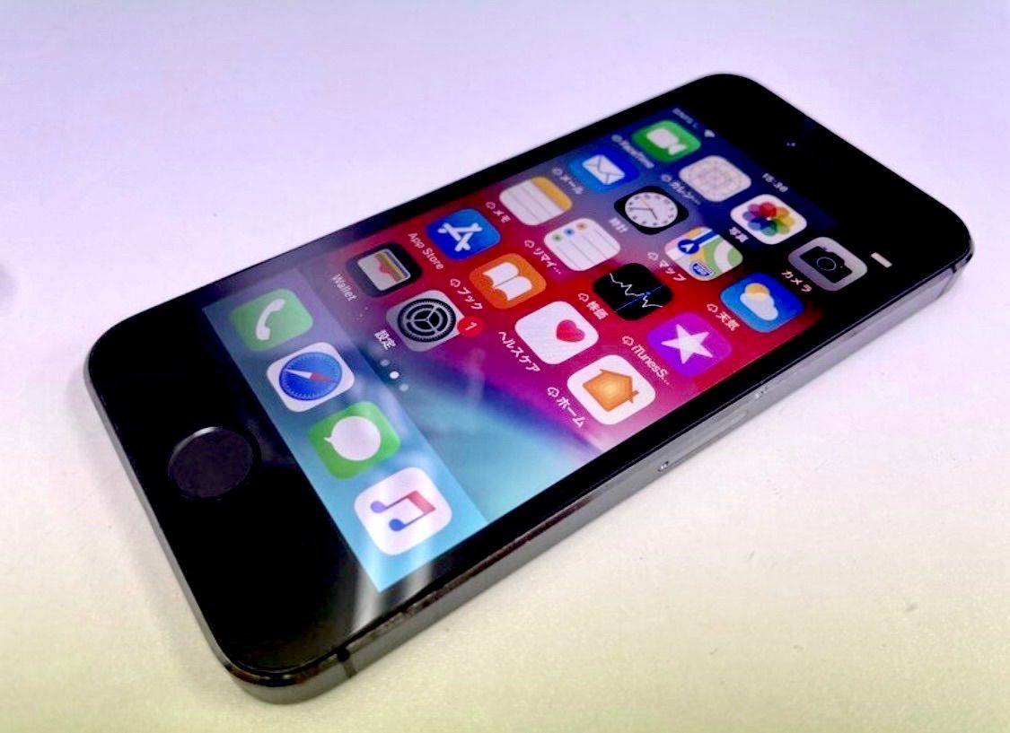docomo iPhone5s 64GB スペースグレイ 判定〇 - メルカリ