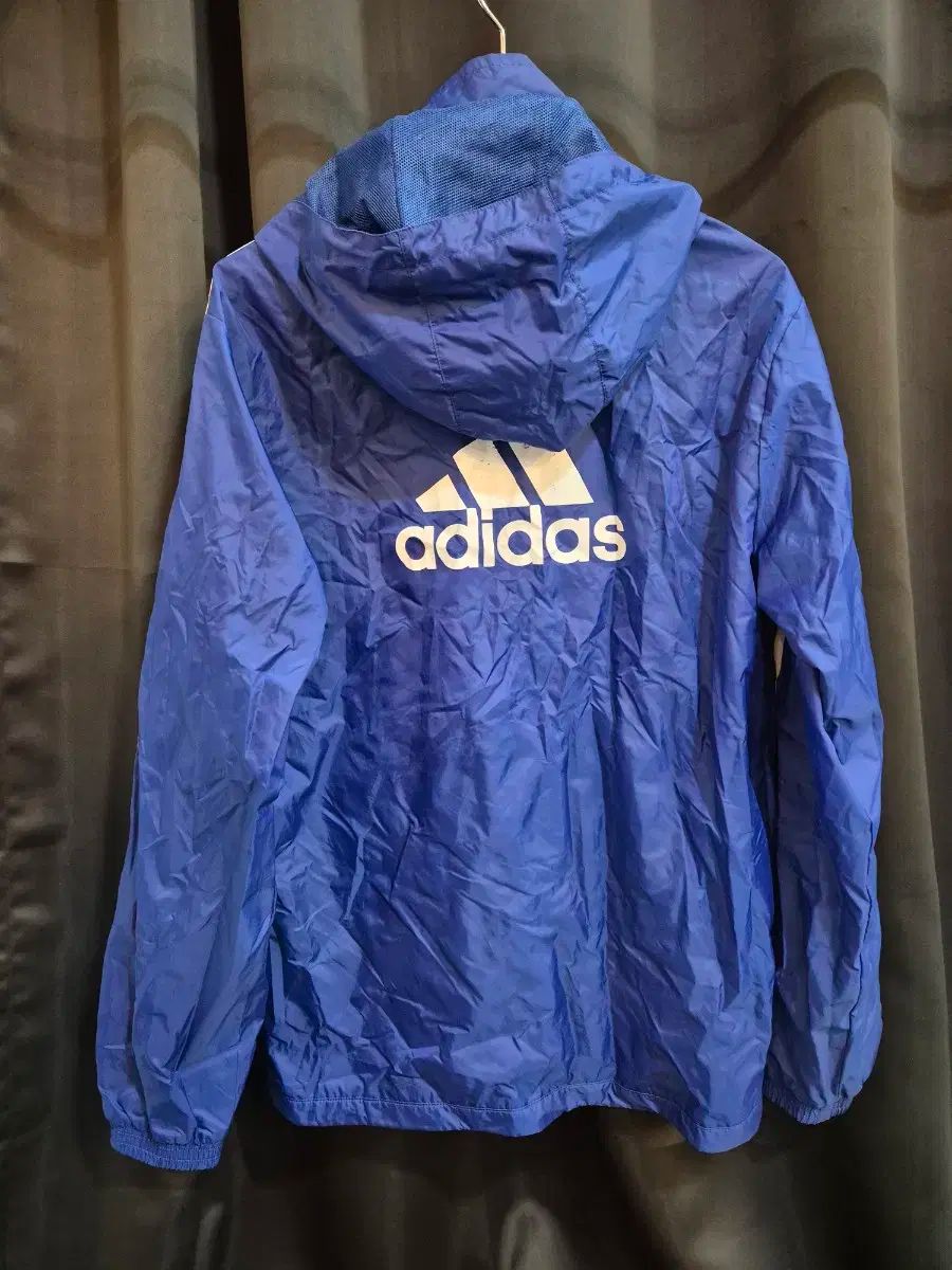 アディダス チェルシー ウィンドブレーカー (プリンティング 使用感