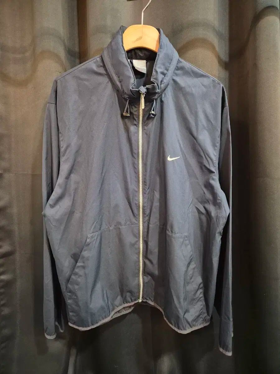 ナイキ 正規品 ナイロン ウィンドブレーカー