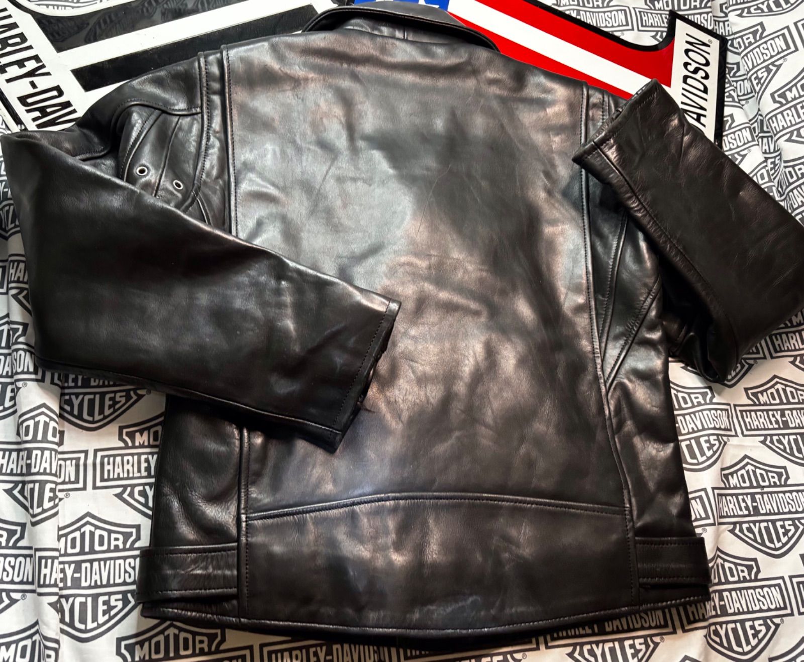 【ザ黒革Wの革ジャン美品！】ハーレーダビッドソン　本革　ライダースジャケット極上 ザ黒革Wの革ジャン美品！】ハーレーダビッドソン 本革 ライダース