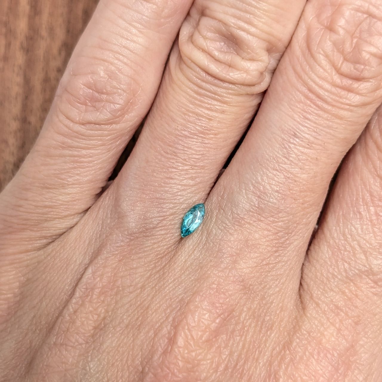 パライバトルマリン ブラジル・バターリャ産【0.16ct】B83 jewel