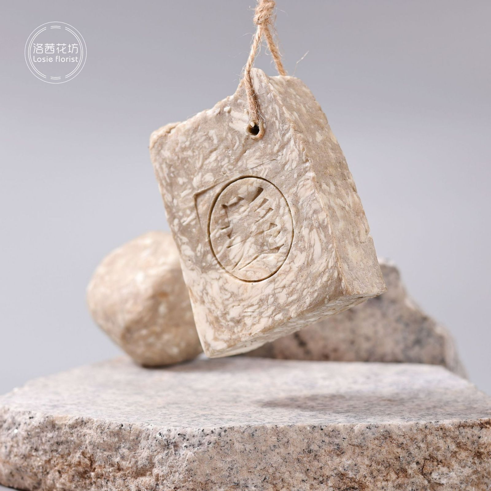 麦飯石ヒマラヤスギの葉冷製洗髪石鹸石鹸冷製石鹸洗髪石鹸洗髪石鹸