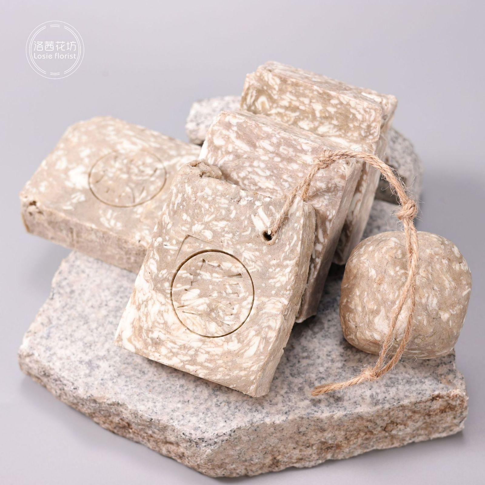 麦飯石ヒマラヤスギの葉冷製洗髪石鹸石鹸冷製石鹸洗髪石鹸洗髪石鹸