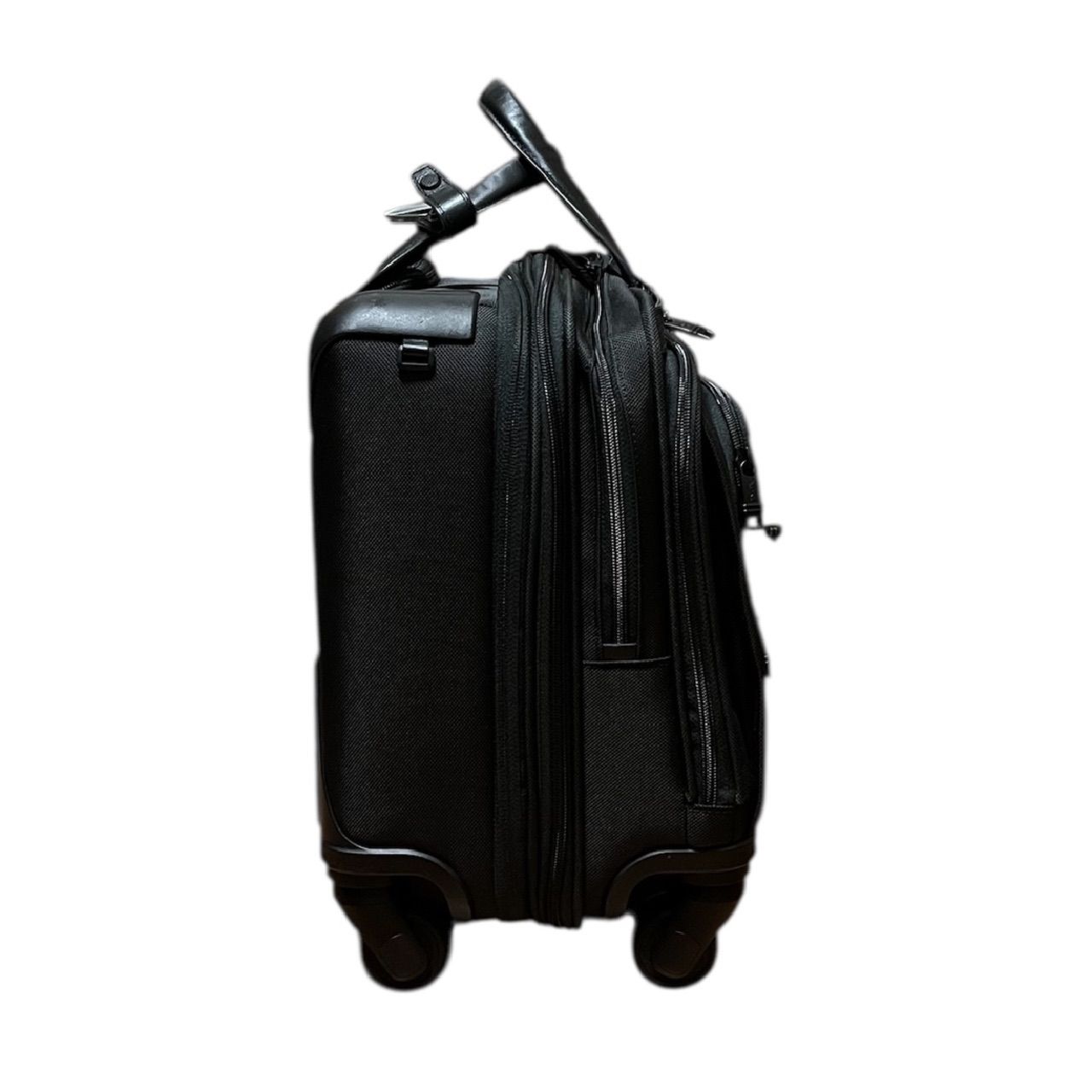 【美品】TUMI(トゥミ) ALPHA2 4ウィール デラックス 26627D2 極美品】TUMI トゥミ ALPHA2 アルファ2 4ウィール デラックス ブリーフ