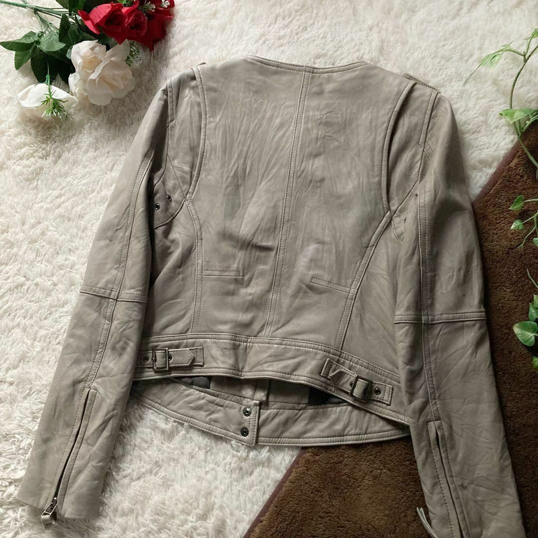 イネド シングルライダース シープスキン 羊革 ラムスキン グレージュ