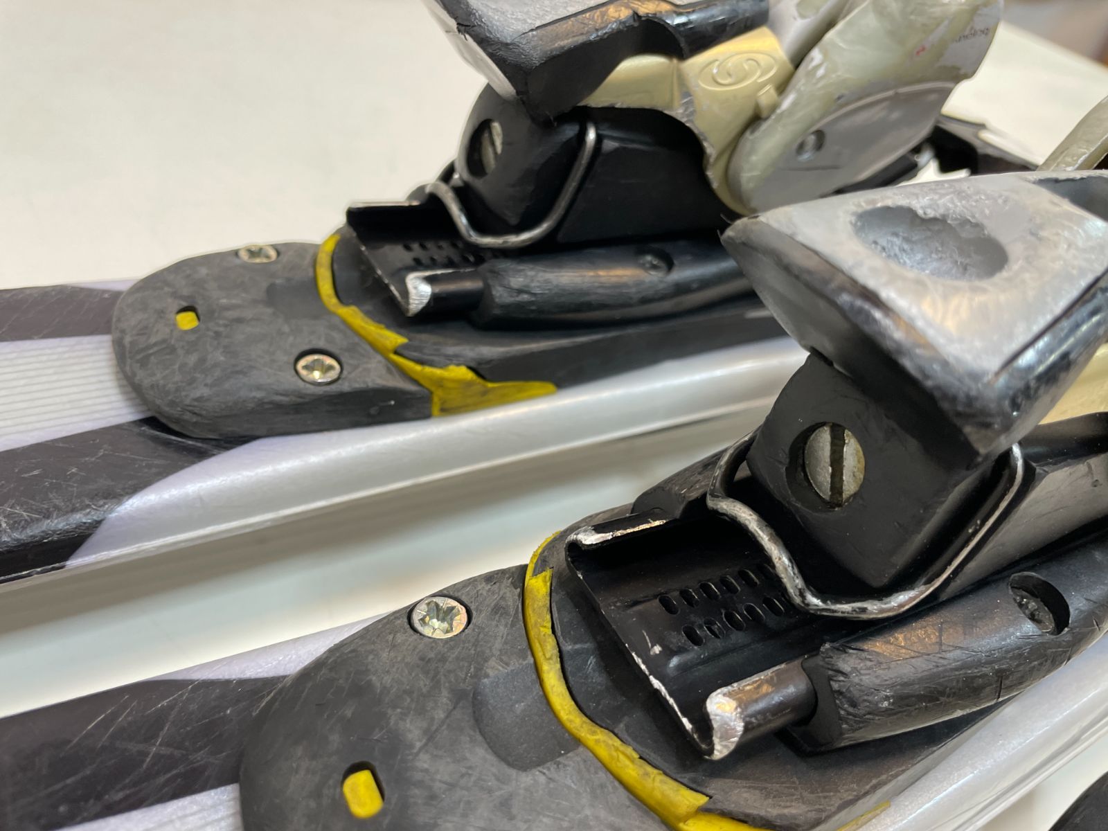 ◇ カービングスキー Salomon axecleaver 10 152 cm + S912 Ti スキー