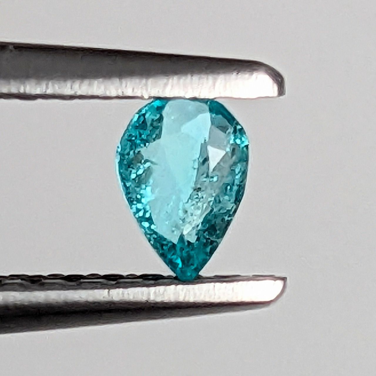 パライバトルマリン ブラジル・バターリャ産【0.13ct】C106 - メルカリ