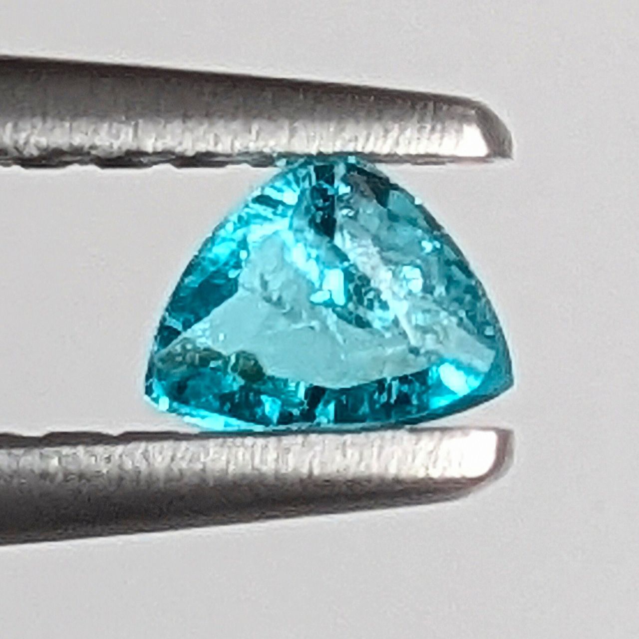 パライバトルマリン ブラジル・バターリャ産【0.15ct】C117 - メルカリ