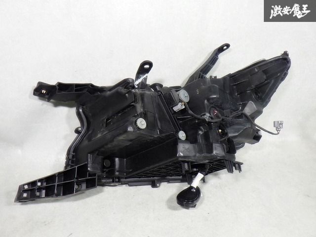 ☆即発送☆ トヨタ純正 TRJ150W ランドクルーザープラド 後期 LED