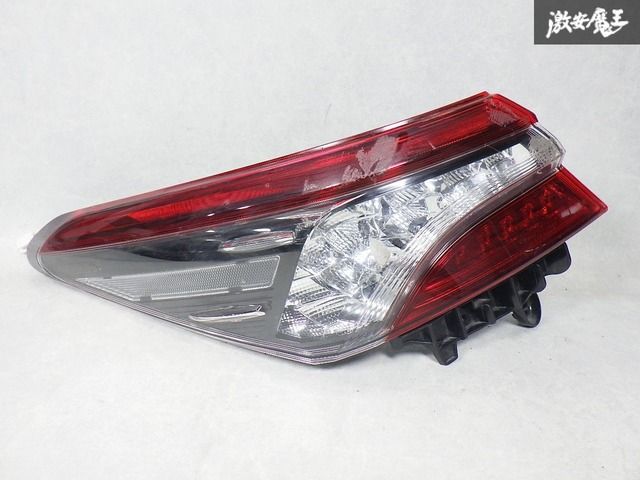 保証付！ 即発送！】トヨタ 純正 AXVH70 カムリ 前期 テールライト